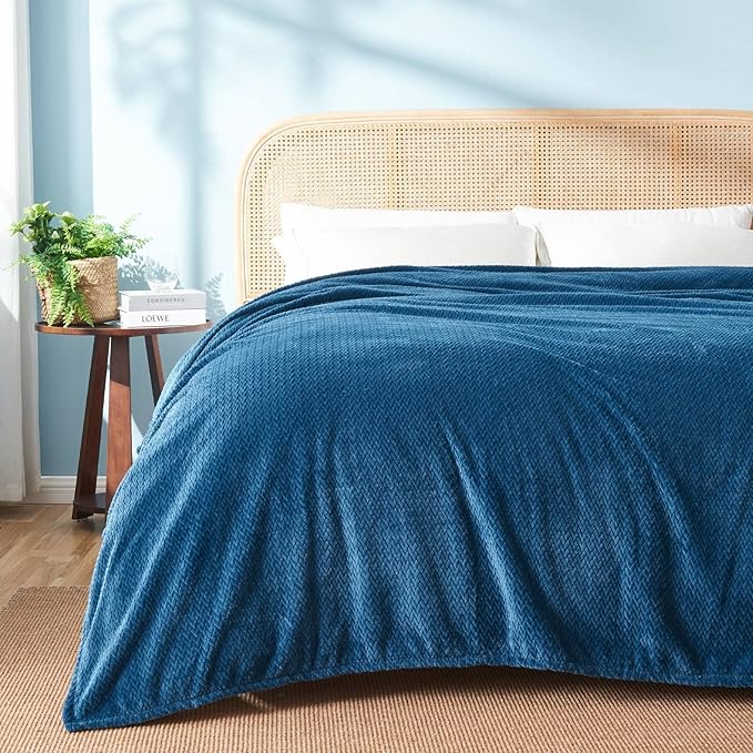 NEWCOSPLAY Super Soft King Blanket Navy Blue Premium Silky Flannel Fleece Leaves Pattern Lightweight Bed Blanket All Season Use (Navy Blue, King(90"x110"))