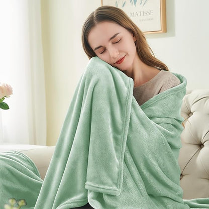 BEDELITE Throw Blanket for Couch and Bed - 300GSM Luxury Plush Cozy Fleece Blanket 50x60 Inches Mint Green, Soft Lightweight Blanket for Travel Camping