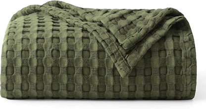 Bedsure Cooling Cotton Waffle Weave Throw Blanket - Lightweight Breathable Blanket of Rayon Derived from Bamboo for Hot Sleepers, Luxury Throws for Bed, Couch and Sofa, Green, 50x70 Inches