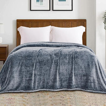 Exclusivo Mezcla Plush Fuzzy Fleece Throw Blanket Extra Large, Super Soft, Fluffy and Warm Blankets for Couch, Bed, Suitable for All Seasons (50x70 Inches, Mixed Navy Blue)