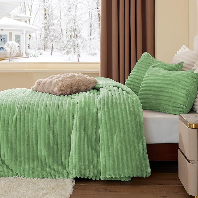 BEDELITE Fleece Full Comforter Set -Super Soft & Warm Fluffy Green Bedding, Luxury Fuzzy Heavy Bed Set for Winter with 2 Pillow Cases