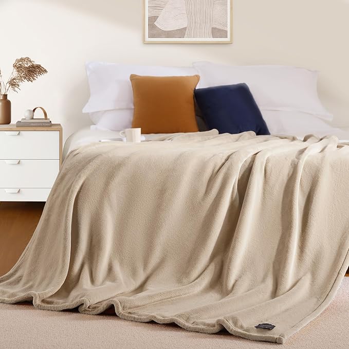BEAUTEX Fleece Blanket King Size Super Soft Flannel Throw Blanket Lightweight Fuzzy Plush Blanket for Couch Sofa or Bed All Seasons (Ivory, 108" x 90")