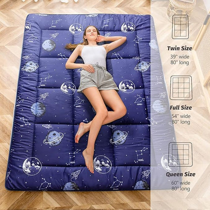 MAXYOYO Navy Space Adventure Futon Mattress, Japanese Floor Mattress Quilted Bed Mattress Topper, Extra Thick Folding Sleeping Pad Breathable Floor Lounger Guest Bed for Camping Couch, Full