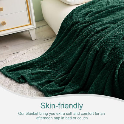 Exclusivo Mezcla Fleece King Size Blanket for Bed, 90x104 Inches Soft Cozy Jacquard Flannel Blankets, Lightweight Fuzzy Plush Warm for Winter, Forest Green