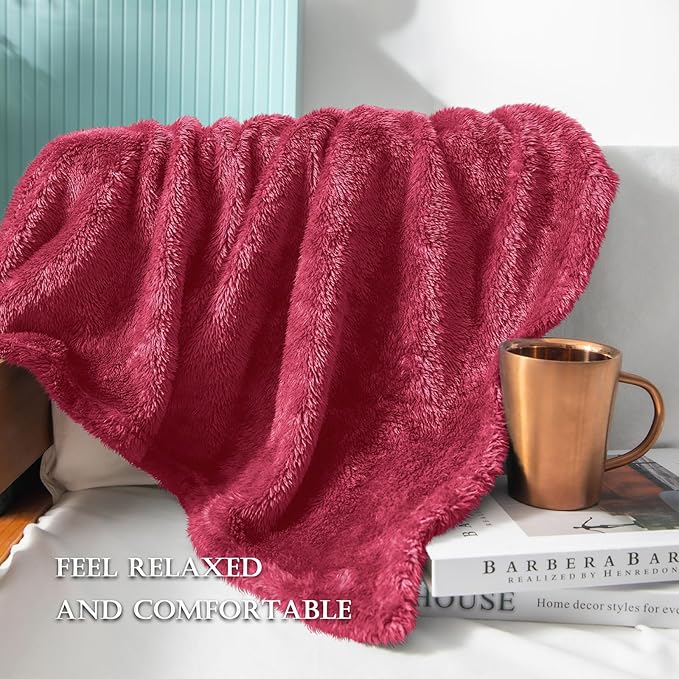 Exclusivo Mezcla Plush Fuzzy Fleece Throw Blanket Extra Large, Super Soft, Fluffy and Warm Blankets for Couch, Bed, Suitable for All Seasons (50x70 Inches, Deep Red)