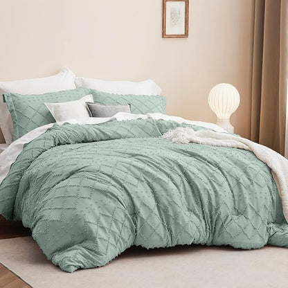 Bedsure Queen Comforter Set - Sage Green Comforter, Boho Tufted Shabby Chic Bedding for Kids, 3 Pieces Vintage Farmhouse Bed Set for All Seasons, Fluffy Soft Bedding with 2 Pillow Shams