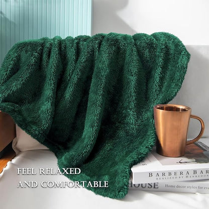 Exclusivo Mezcla Plush Fuzzy Fleece Throw Blanket Extra Large, Super Soft, Fluffy and Warm Blankets for Couch, Bed, Suitable for All Seasons (50x70 Inches, Forest Green)