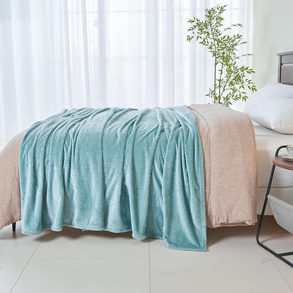 NEWCOSPLAY Super Soft Queen Blanket Mint Green Premium Silky Flannel Fleece Leaves Pattern Lightweight Bed Blanket All Season Use (Mint Green, Queen(90"x90"))