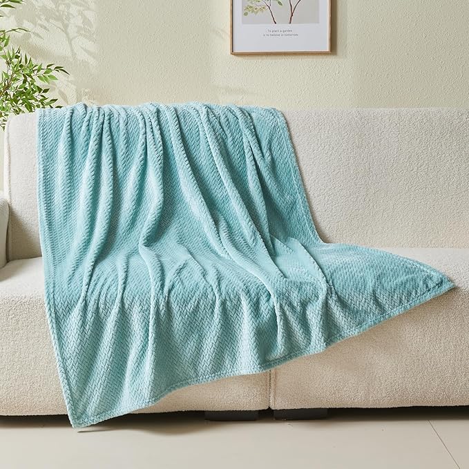 NEWCOSPLAY Super Soft Throw Blanket Mint Green Premium Silky Flannel Fleece Leaves Pattern Lightweight Bed Blanket All Season Use (Mint Green, Throw(50"x60"))
