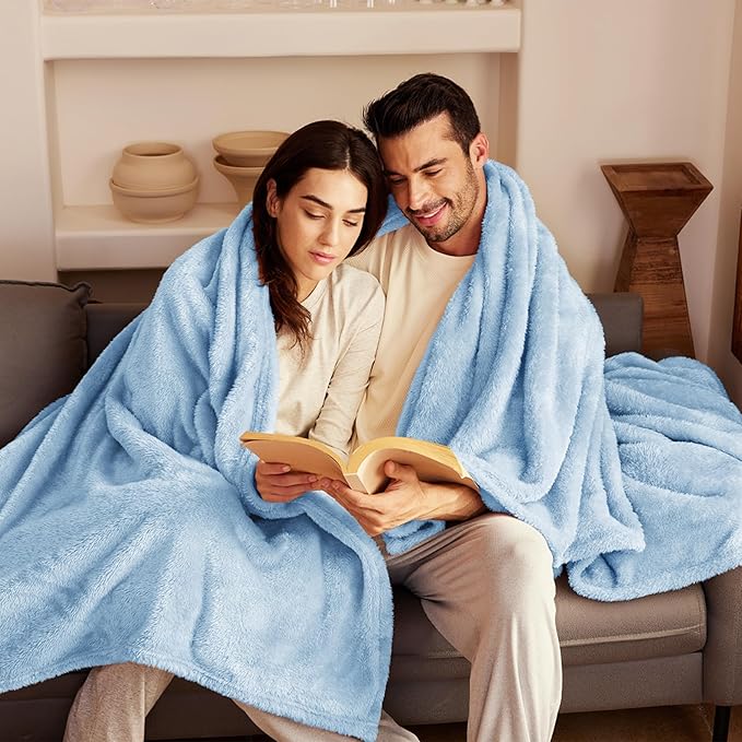 Exclusivo Mezcla Plush Fuzzy Fleece Bed Blanket King Size, Super Soft, Fluffy and Warm Blankets, Suitable for All Seasons (Light Blue, 90x104 Inches)