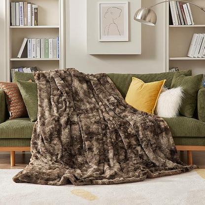Bedsure GentleSoft Sherpa Fluffy Blanket King Size for Bed - Fleece Warm and Cozy for Women Gift, Plush & Fuzzy Faux Christmas Fur Blanket for Couch, Sofa Decor, Tie Dye Design, Brown, 108x90 Inches