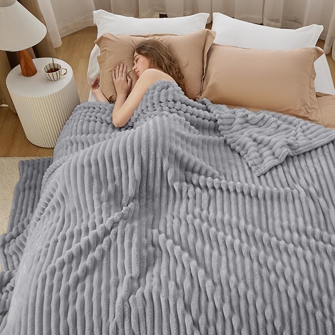Bedsure GentleSoft Full Size Blanket for Bed - Cozy Soft Blankets for Womenn, Cute Large Fleece Throws for Girls, Light Grey, 84x90 Inches