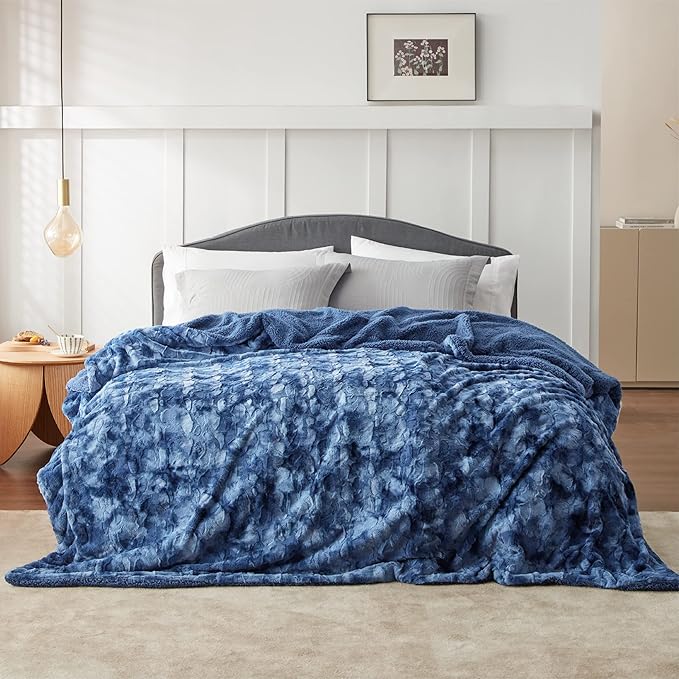 Bedsure GentleSoft Sherpa Fluffy Blanket Queen Size for Bed - Fleece Warm and Cozy for Women Gift, Plush & Fuzzy Faux Fur Christmas Blanket for Couch, Sofa Decor, Tie Dye Design, Indigo, 90x90 Inches