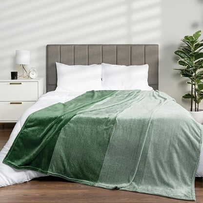 PAVILIA Green Ombre Fleece Throw Blanket for Couch, Soft Flannel Blanket for Sofa Bed Room, Plush Lightweight Emerald Forest Dark Green Gradient Blanket, Cozy Microfiber Decorative Gift Throw, 50x60