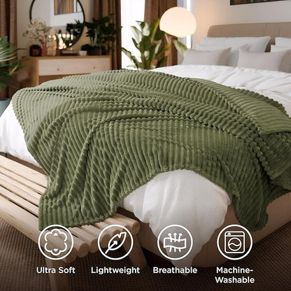 Bedsure GentleSoft Cypress Full Blanket for Couch - Cozy Soft Blankets for Women, Cute Small Fleece Throws for Girls, Birthday Gifts for Women Decor Gifts, 84x90 Inches