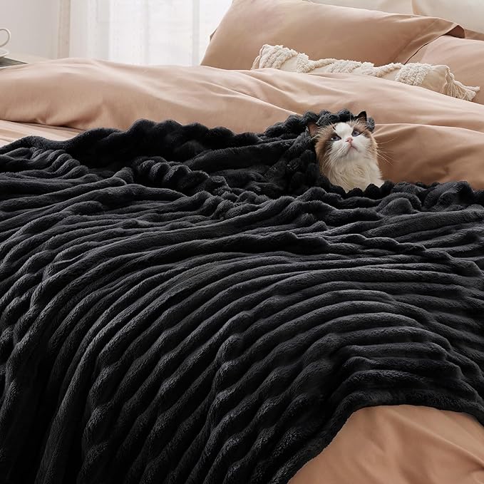 Bedsure GentleSoft Black Fleece Blanket for Couch - Cozy Soft Blankets for Women, Cute Small Throws for Girls, 50x70 Inches