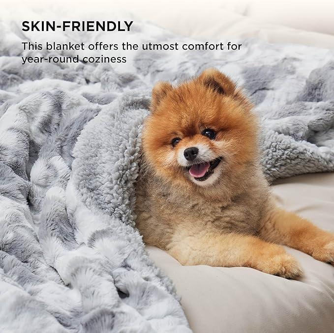 Bedsure GentleSoft Sherpa Fluffy Blanket King Size for Bed - Fleece Warm and Cozy for Women Gift, Plush & Fuzzy Faux Fur Christmas Blanket for Couch Decor, Tie Dye Design, Light Grey, 108x90 Inches