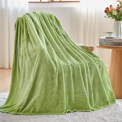 NEWCOSPLAY Super Soft Queen Blanket Green Premium Silky Flannel Fleece Leaves Pattern Lightweight Bed Blanket All Season Use (Green, Queen(90"x90"))