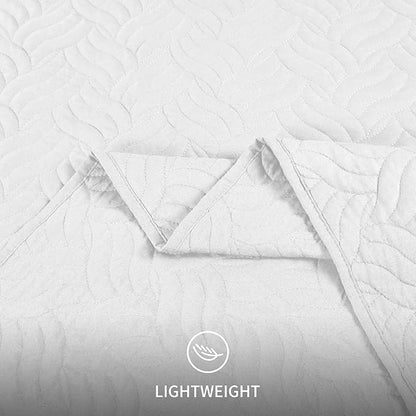 Love's cabin King Size Quilt Set White Bedspreads - Soft Bed Summer Lightweight Bedspread Comforter - Modern Style Wave Pattern Coverlet for All Season - 3 Pieces (1 Quilt, 2 Pillow Shams)