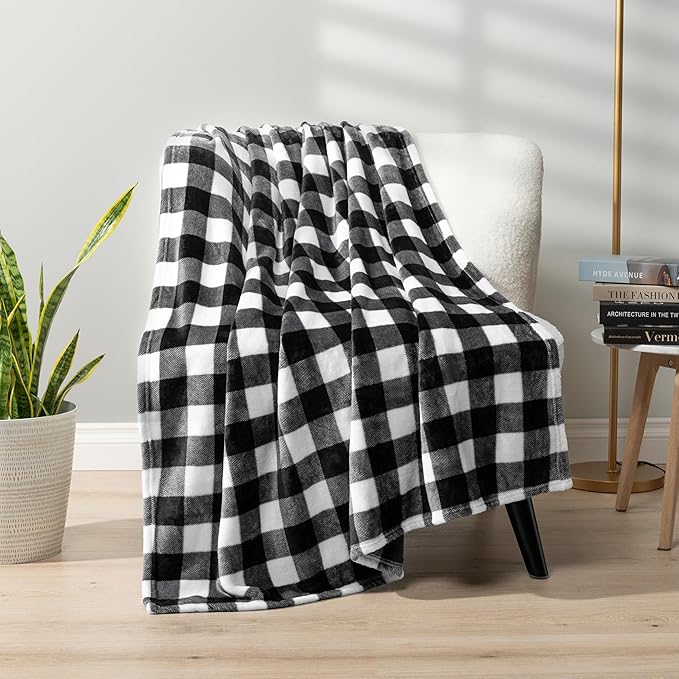 PAVILIA Black and White Buffalo Plaid Fleece Bed Blanket Queen Size, Soft Checkered Flannel Blanket for Sofa, Plaid Christmas Couch Throw Bed, Warm Cozy Decorative Blanket Fall Decor Gift, 90x90