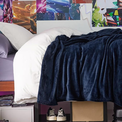 Bedsure GentleSoft Twin XL Fleece Blanket Dorm Bedding - Lightweight Soft Cozy Blankets for Bed, Sofa, Couch, Travel, Camping, Navy, 66"x90"