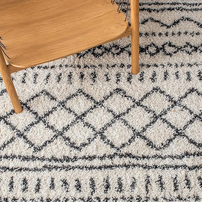 SAFAVIEH Arizona Shag Collection Accent Rug - 3'2" x 5', Ivory & Black, Moroccan Design, Non-Shedding & Easy Care, 1.6-inch Thick Ideal for High Traffic Areas in Foyer, Living Room, Bedroom (ASG741Z)